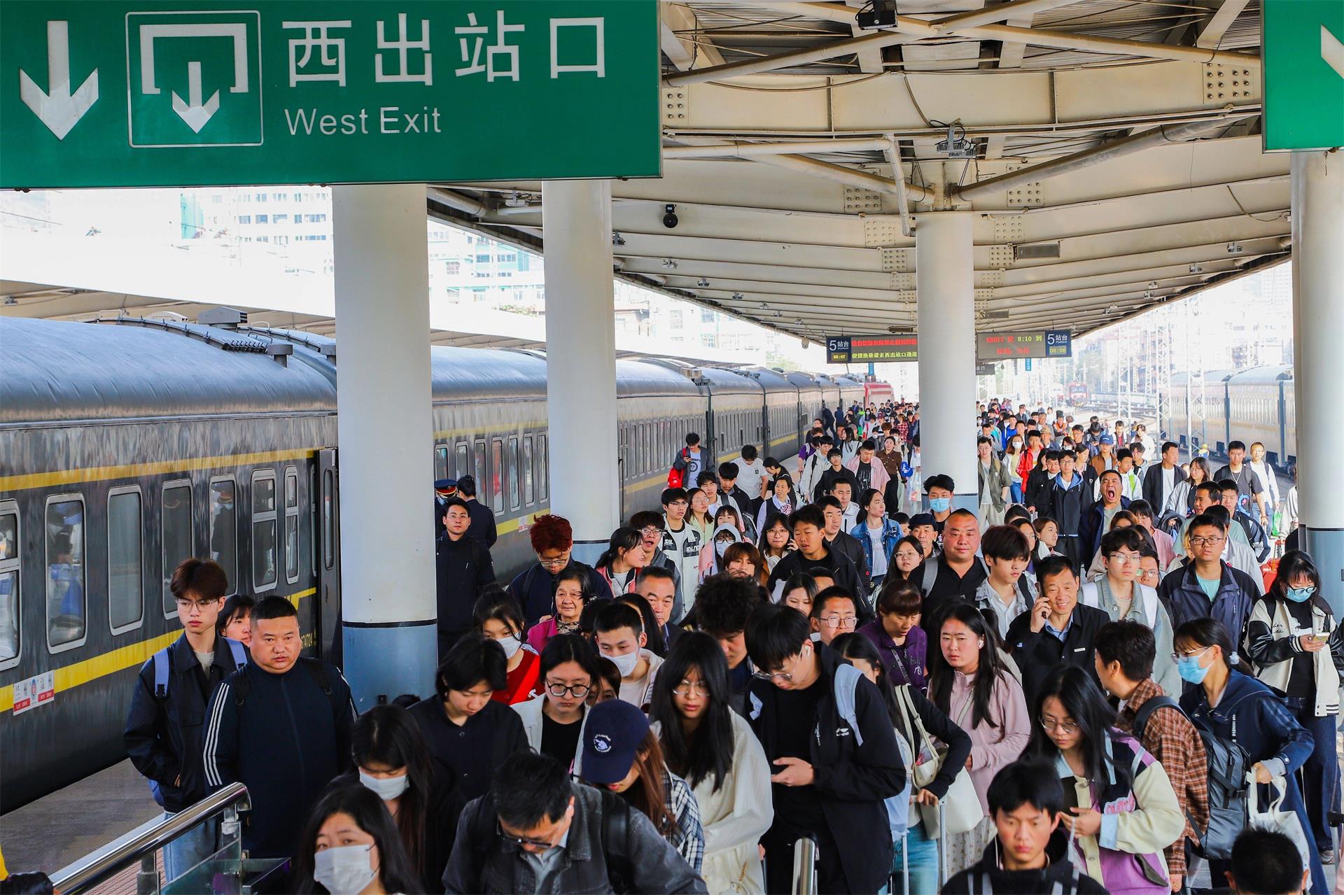 五一出游数据创新高！普铁直接锁定下沉市场品宣黄金赛道。